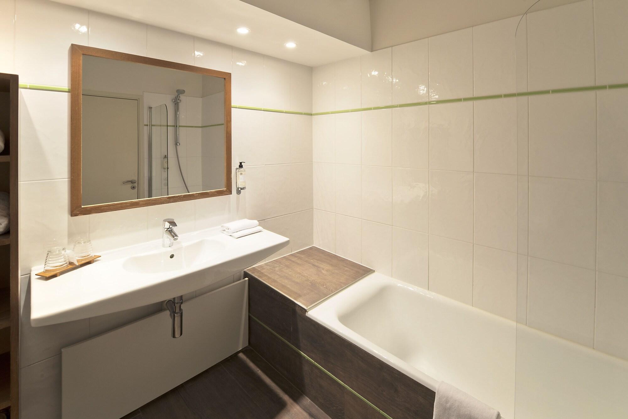 Best Western Plus L'Oree Paris Sud Saulx-les-Chartreux Exterior photo